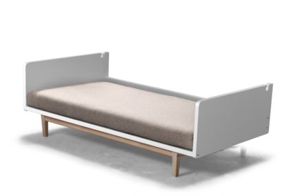 Диван Арско Двалин трехместный бежевый